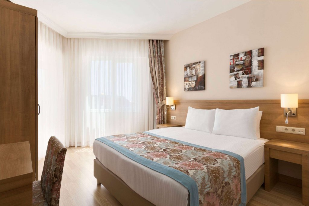 Аксу: Ramada Resort by Wyndham Lara