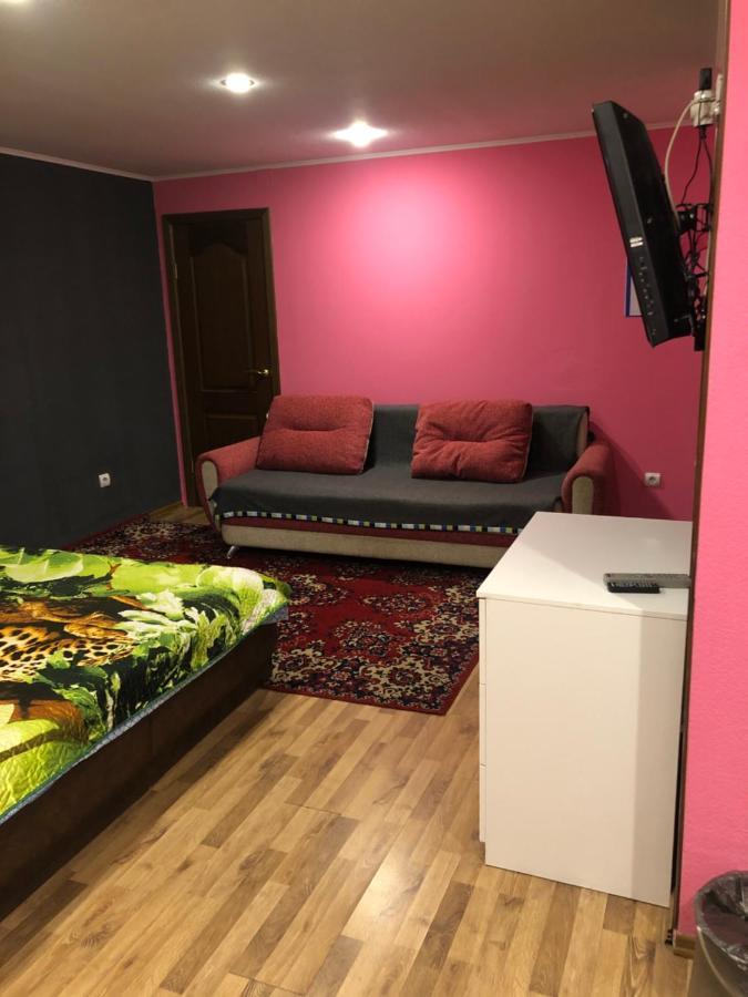 Мончегорск: Apartments on Ulitsa Lenina