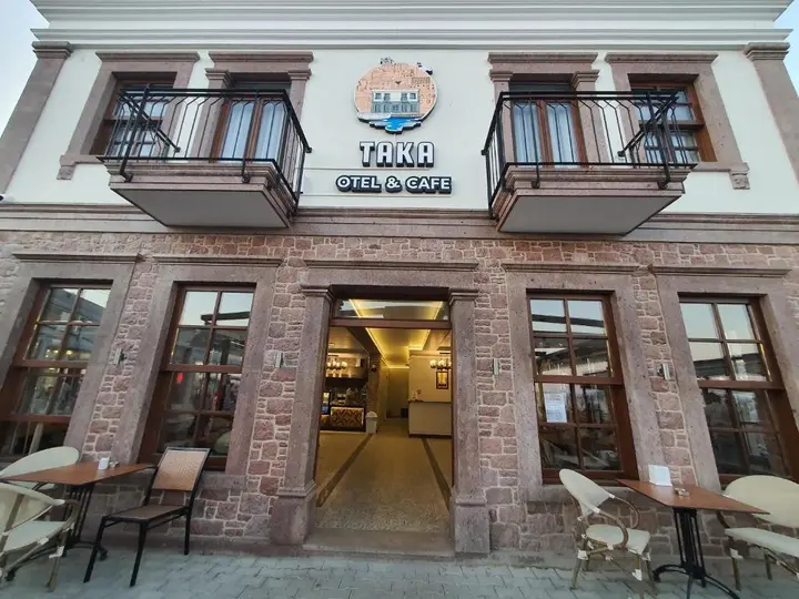 Айвалык: Cunda Taka