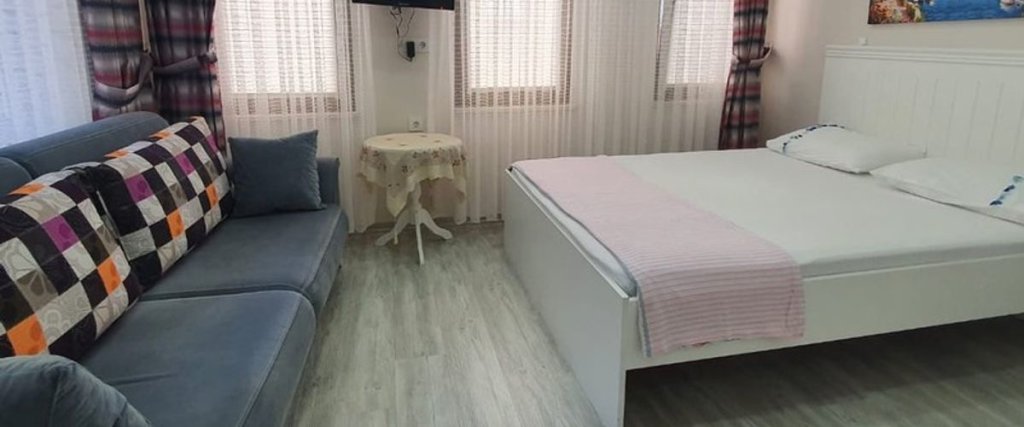 Армутлу: Tirilyenarçiçeğibutikotel