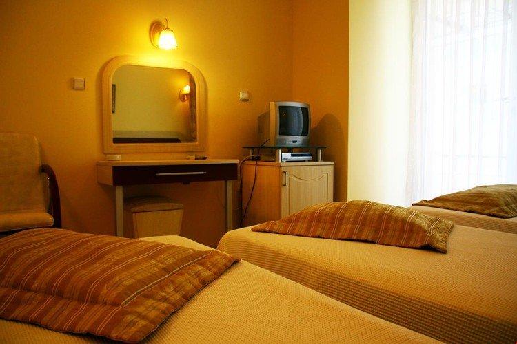 Айвалык: Işık Otel