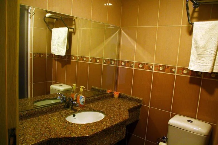 Айвалык: Işık Otel
