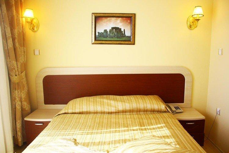 Айвалык: Işık Otel