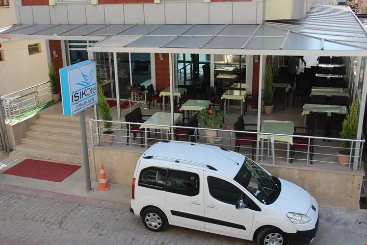 Айвалык: Işık Otel