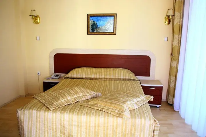 Айвалык: Işık Otel