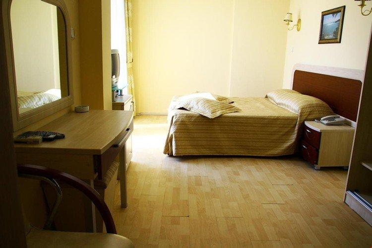 Айвалык: Işık Otel