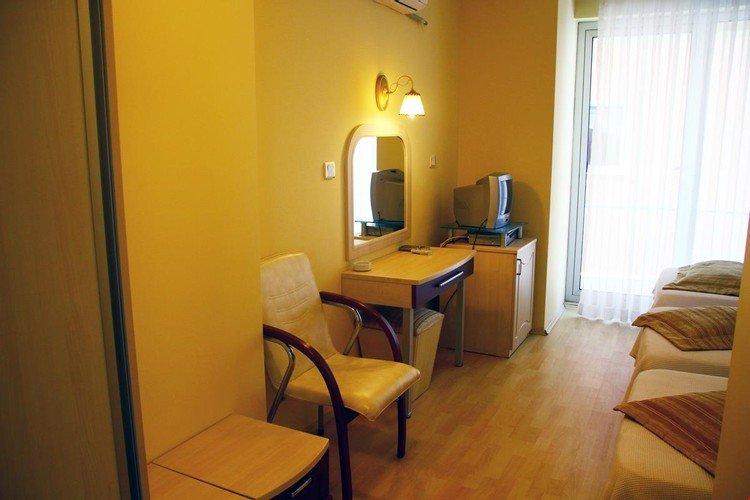 Айвалык: Işık Otel