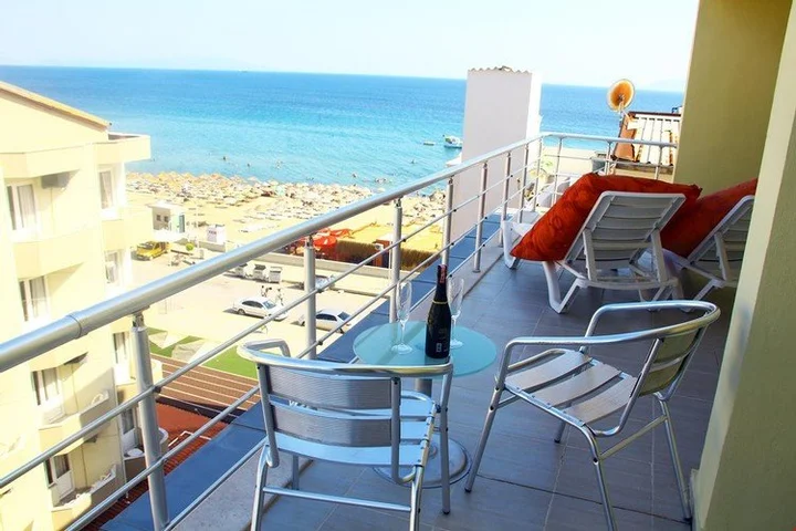Айвалык: Işık Otel