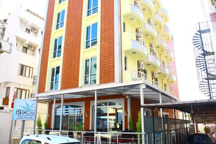 Айвалык: Işık Otel