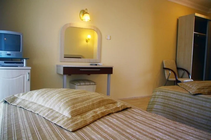 Айвалык: Işık Otel