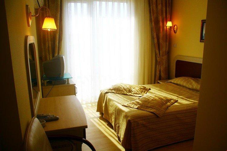 Айвалык: Işık Otel