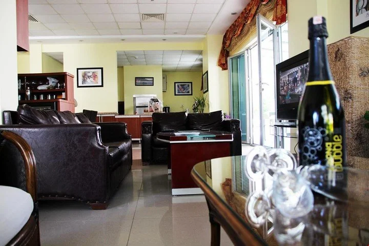 Айвалык: Işık Otel