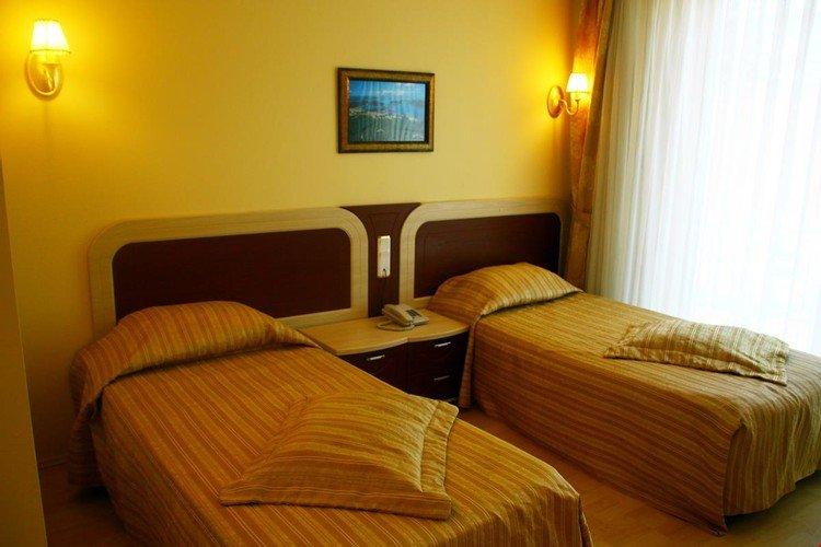 Айвалык: Işık Otel