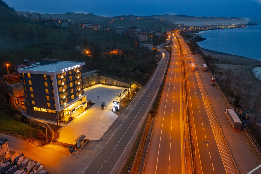 Арсин: Şehrar Suit Hotel
