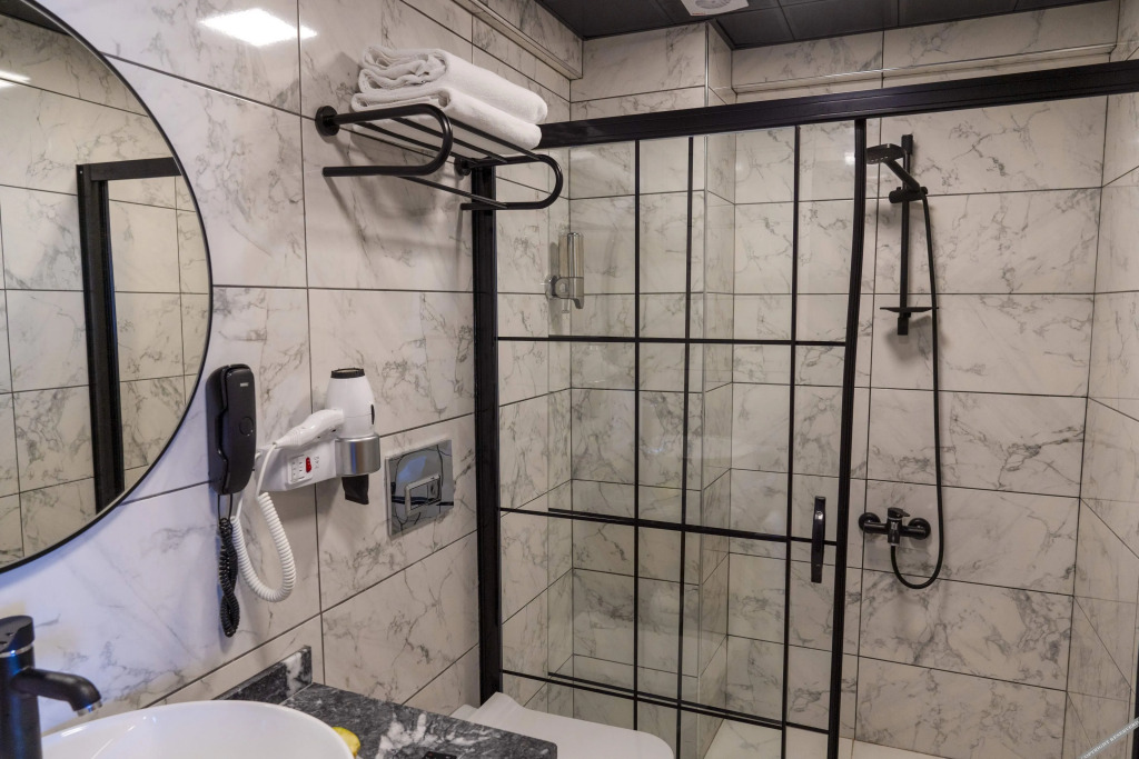 Арсин: Şehrar Suit Hotel