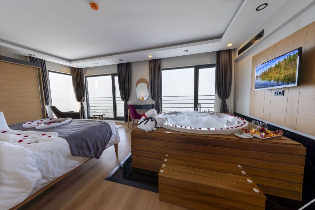 Арсин: Şehrar Suit Hotel