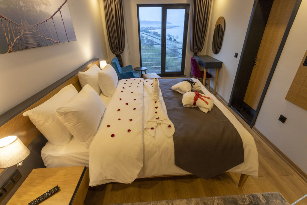 Арсин: Şehrar Suit Hotel