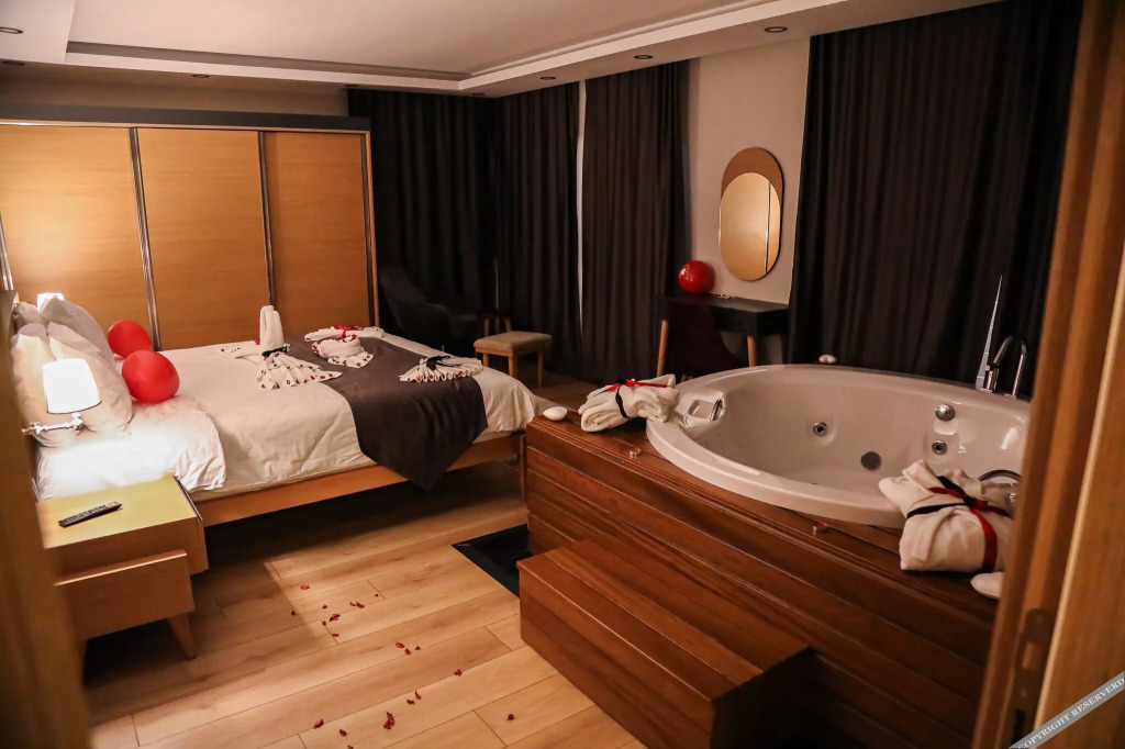 Арсин: Şehrar Suit Hotel