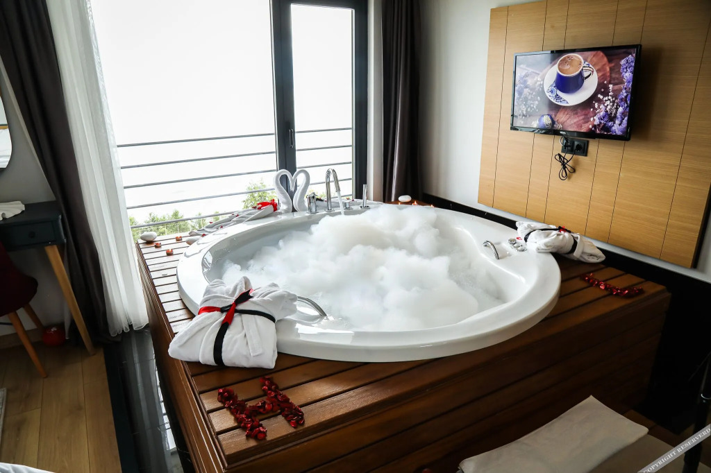 Арсин: Şehrar Suit Hotel