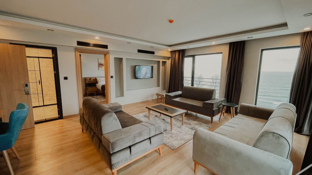 Арсин: Şehrar Suit Hotel