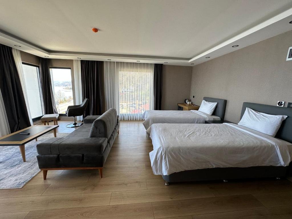 Арсин: Şehrar Suit Hotel