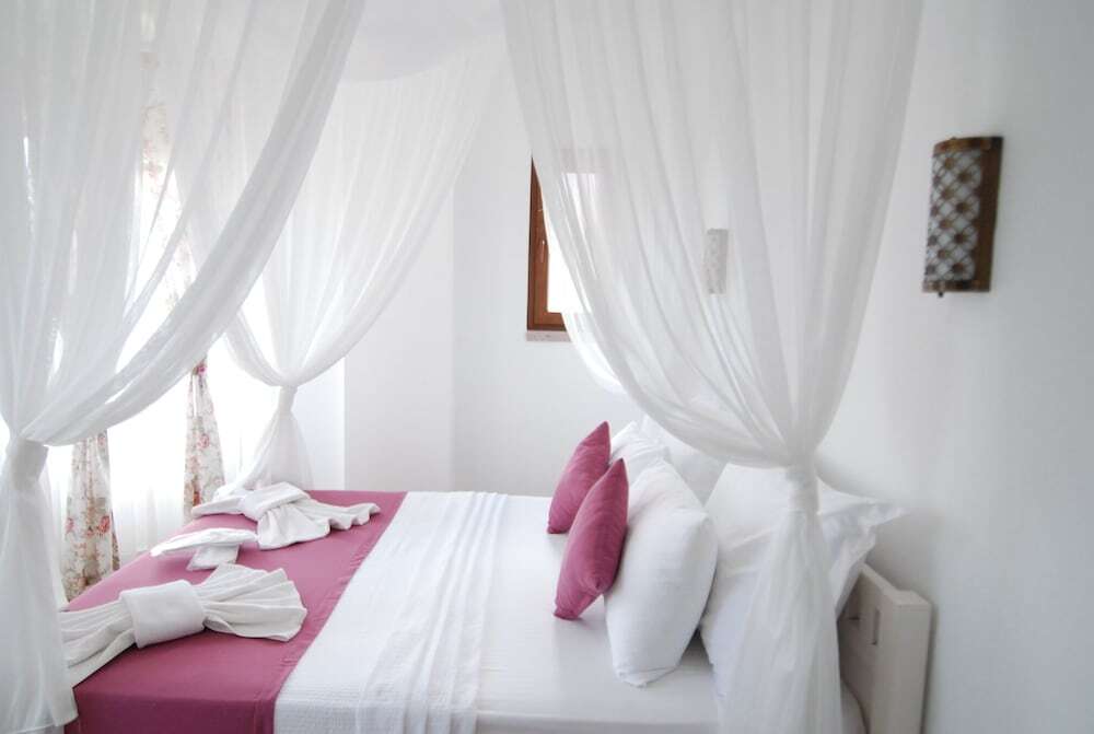 Айвалык: Bade Otel