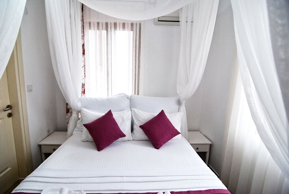 Айвалык: Bade Otel