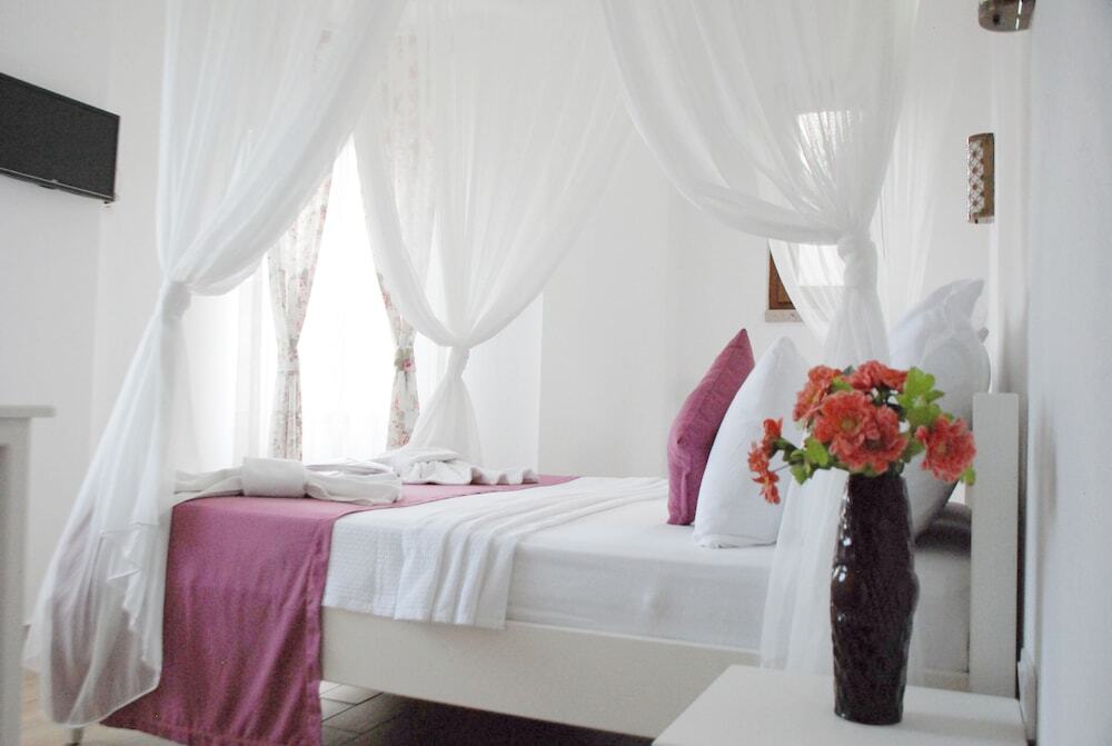 Айвалык: Bade Otel