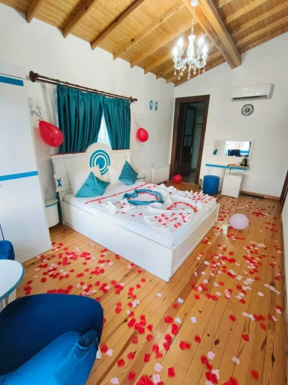 Бююкада: Büyükada Mavi̇ Palas Hotel