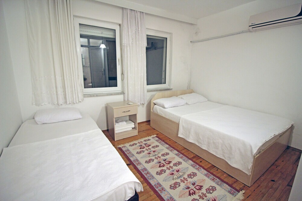 Бозджаада: Bozcaada Akdeniz Pansiyon