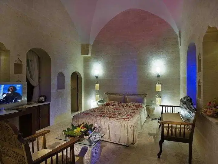 Мидьят: Hotel Kasr-i Nehroz