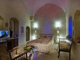 Мидьят: Hotel Kasr-i Nehroz