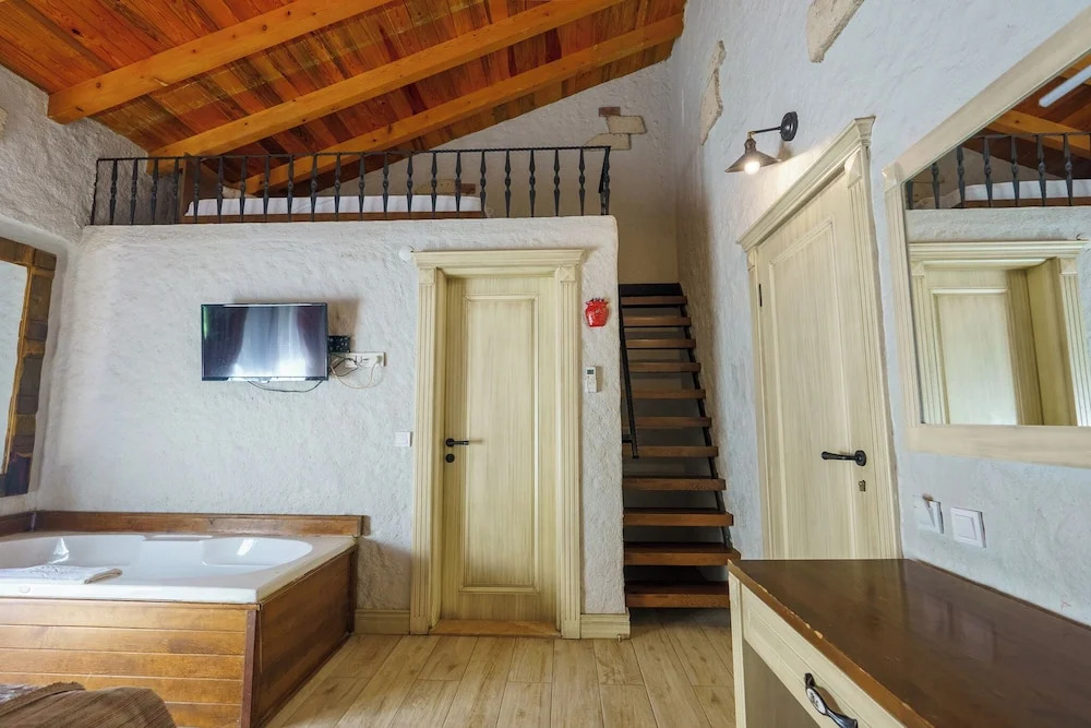 Чешме: Alacati Aura Plus