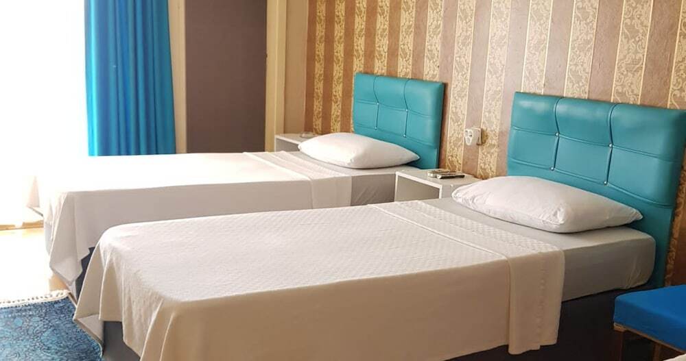 Чешме: Otel B