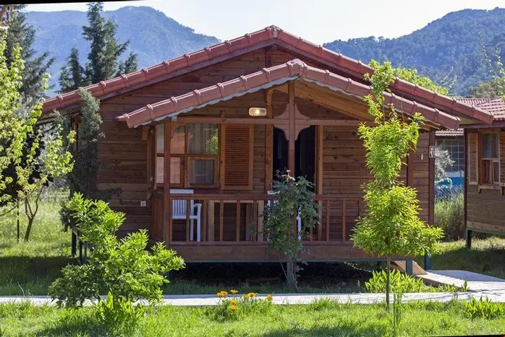 Чиралы: Wooden House Çıralı