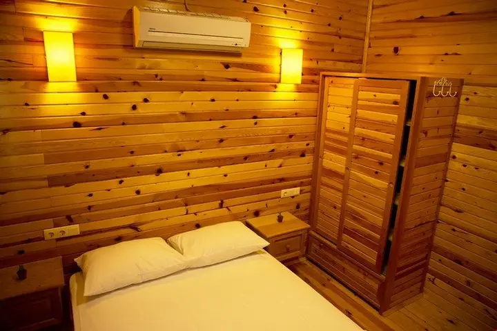 Чиралы: Wooden House Çıralı