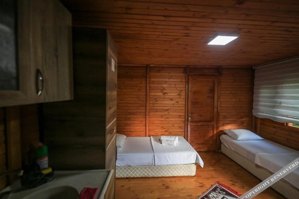Чиралы: Seker Bungalov