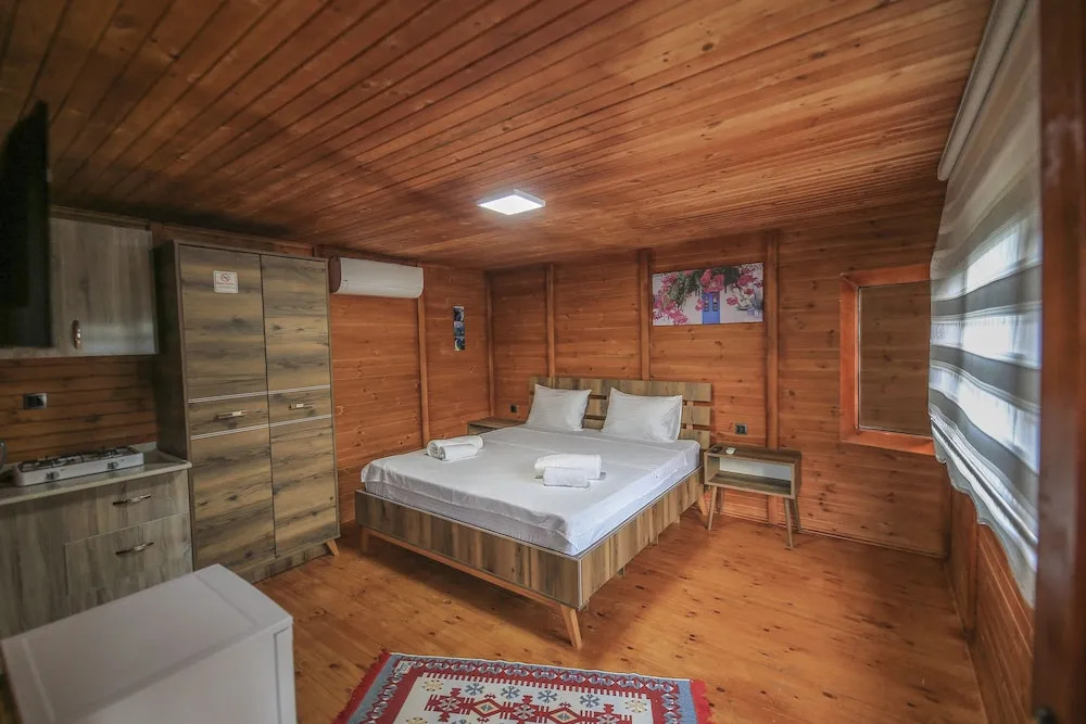 Чиралы: Seker Bungalov