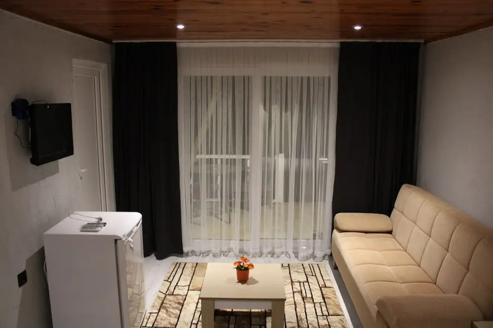 Чиралы: Seker Bungalov