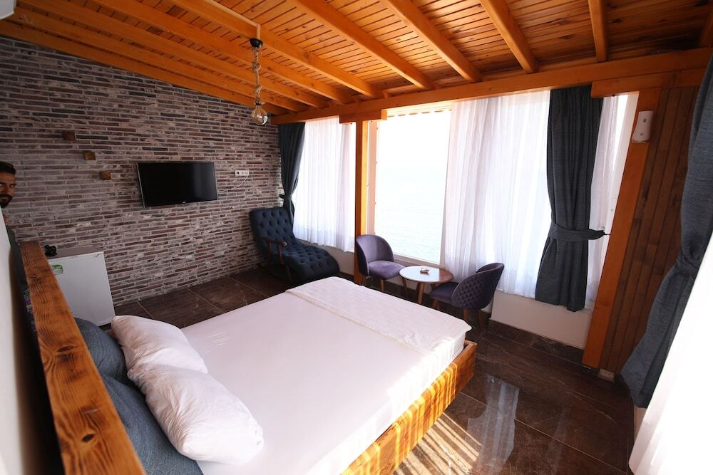 Силифке: Mose Restoran Motel Beach