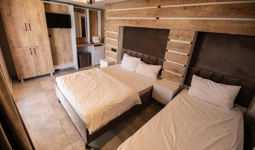Силифке: Mose Restoran Motel Beach
