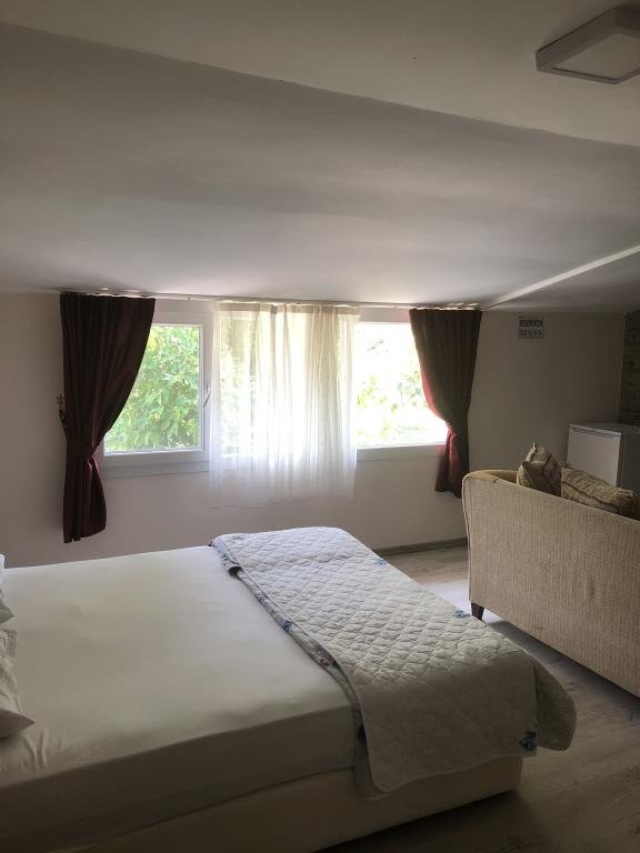 Урла: Can Otel Urla