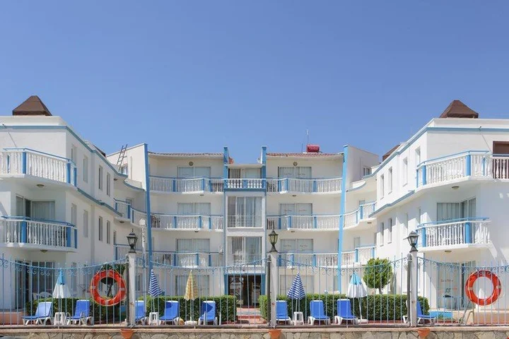 Капикири: Sunset Village Apart