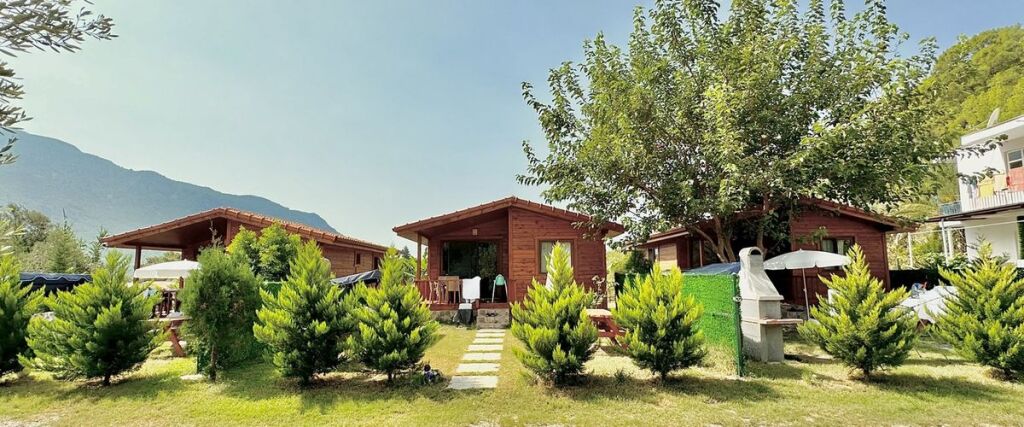 Кумлуджа: Hurmalik Apart Evleri