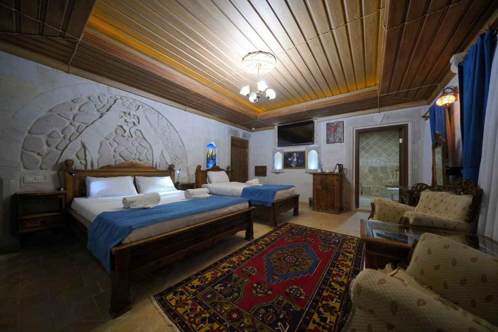 Гёреме: ShoeString Stone House