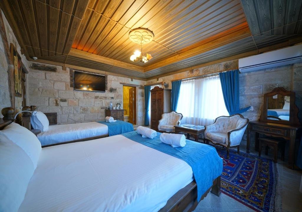 Гёреме: ShoeString Stone House