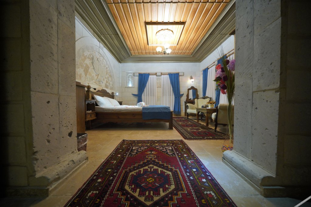 Гёреме: ShoeString Stone House