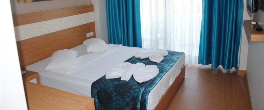 Кушадасы: Hotel Flora Suite