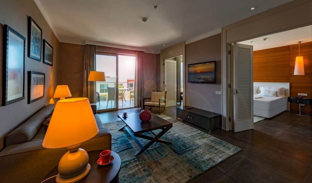 Тургутрейс: La Local Suites & Spa
