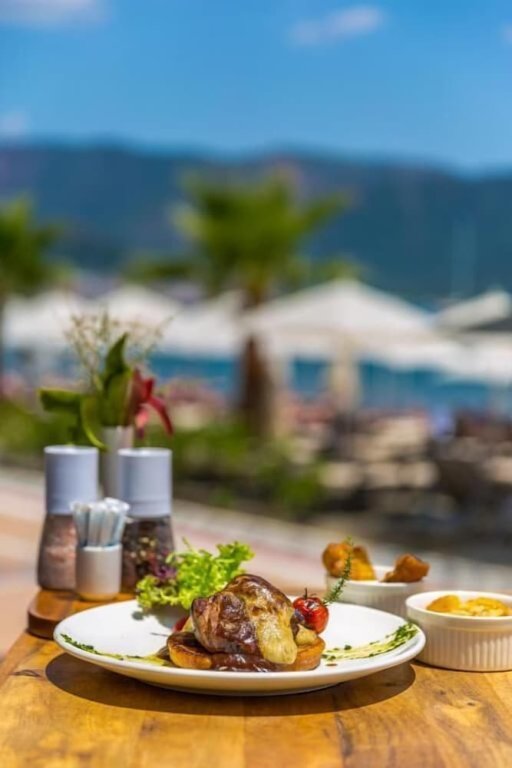 Мармарис: Reis Beach Hotel&Restaurant